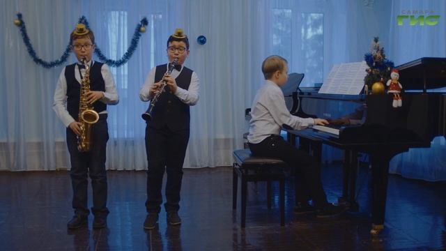 18 ноября cвой день рождения отмечает главный волшебник страны — Дед Мороз смотреть онлайн