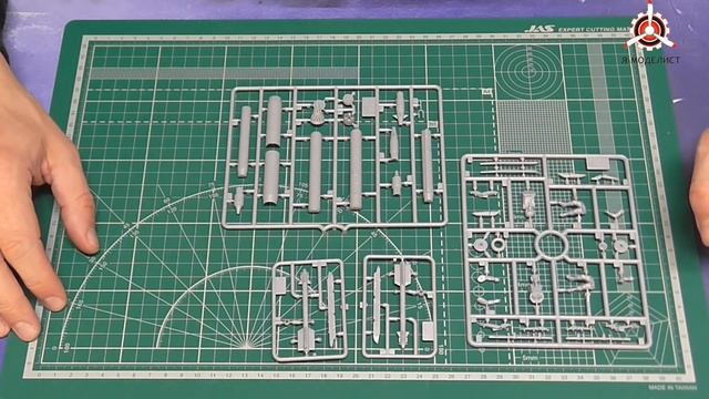Обзор модели самолета "Як-130" фирмы "Звезда" в 1/48 масштабе. смотреть онлайн
