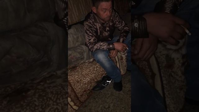 Человек с плохой ситуацией помогите ему смотреть онлайн