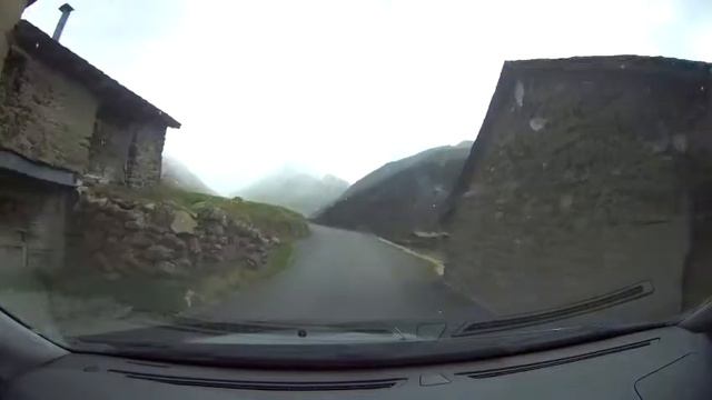 Hiking in the Incles valley is one of the privileged natural places of Andorra смотреть онлайн