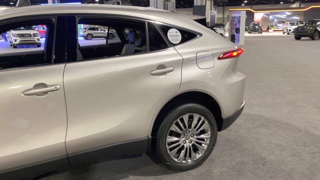 2021 Toyota Venza XLE смотреть онлайн