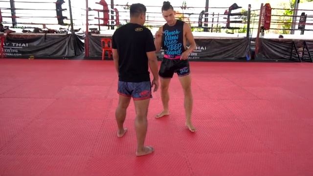 The Basic Muay Thai Stance- Rhythm and Balance Explained смотреть онлайн