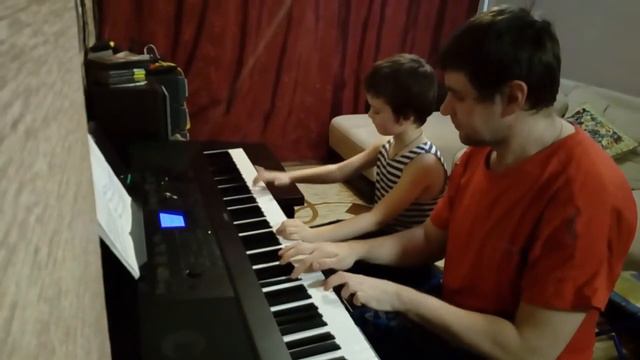 Папа с сыном занимаются на фортепиано смотреть онлайн