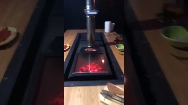 Английский стол-барбекю из фильма Гая Ричи «Джентльмены». Бездымный уличный камин - ужин на природе