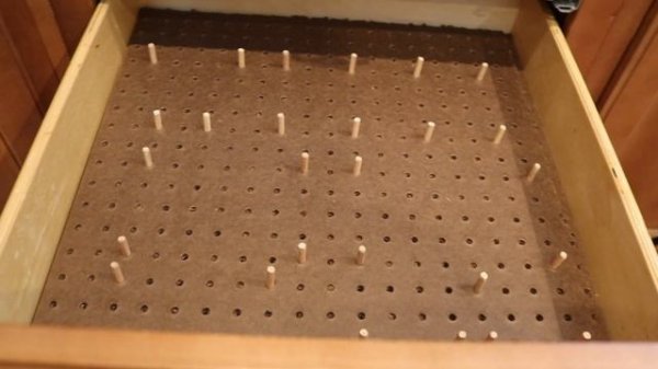 KITCHEN ORGANIZATION | Drawer hack for food storage containers & more!