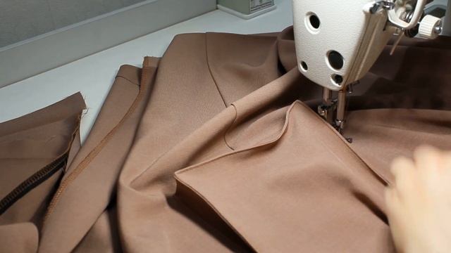 Шьем модную женскую юбку миди с накладными карманами и разрезом по выкройке из журнала ВСЕ ЛЕКАЛА смотреть онлайн