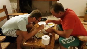 Дегустация червивого сыра Касу Марцу на Сардинии