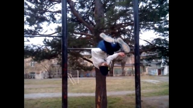 Подъем переворотом одной рукой на 180 в сед | Entrada De Pencho A Uno Mano Inverso