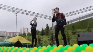 Выступают звезды эстрады братья Айдар и Алмаз Юнусовы