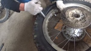 Ручной шиномонтаж монтировками кроссовых и эндуро колес. + бонусы.