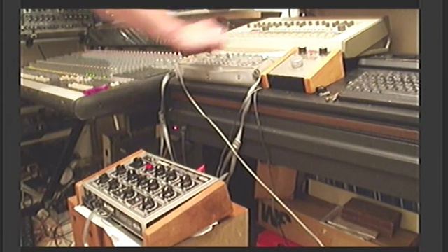Analogue Dubsta Delay via Aux Send of Mixer. смотреть онлайн
