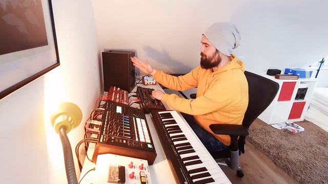 HarryMui - Talk Talk (DAWless Techno House Jam w/ MC 707 Access Virus TI Juno 60 & TD3) смотреть онлайн