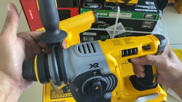 COMBO #DCH273 +#Hút Bụi #DWH303  Tặng Pin 4Ah Với Giá 1200k?? || Nhanh Tay Kẻo Hết AE Ơi