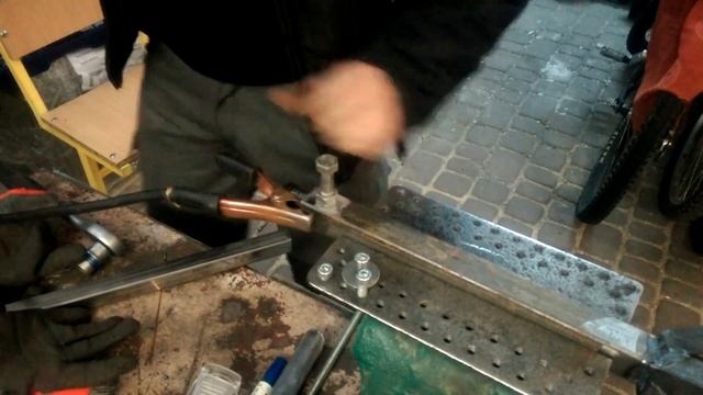 Ролик стойка для поддержки металла пилы смотреть онлайн