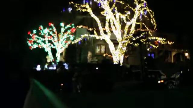 Рождество приходит в итальянский район Бруклина Dyker Heights 6 смотреть онлайн