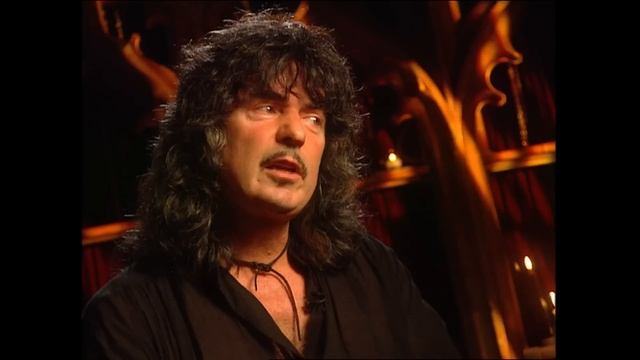 Ritchie Blackmore discusses the great JEFF BECK who he remembers fondly from the early 1960's. смотреть онлайн