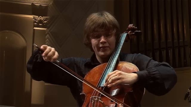 Ivan Karizna plays Tchaikovsky Variations on a Rococo Theme смотреть онлайн