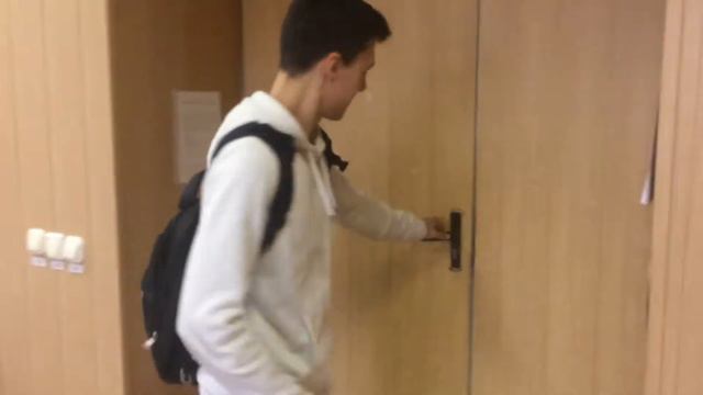 Когда закрыли в кабинете смотреть онлайн