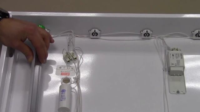 Вертикальное и горизонтальное расположение цоколя ламп Т8 смотреть онлайн