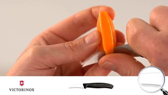 Кухонные ножи Victorinox в действии смотреть онлайн