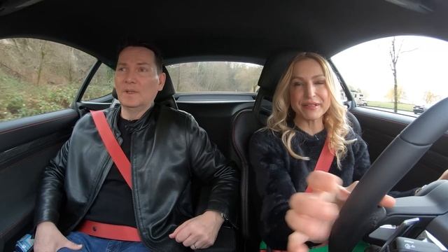 Porsche: стиль и мощь в движениях