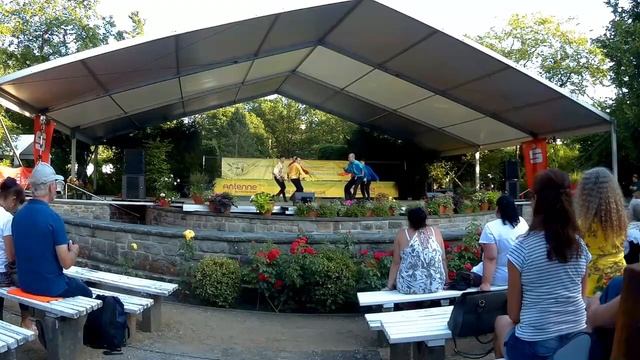 «Фольклорная лавина». Ансамбль народного танца «Родник» в Германии смотреть онлайн