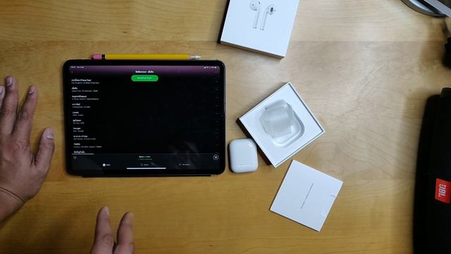 Unbox Airpods 2 + Wireless Charging case ตัวใหม่มาแล้วจ้า смотреть онлайн