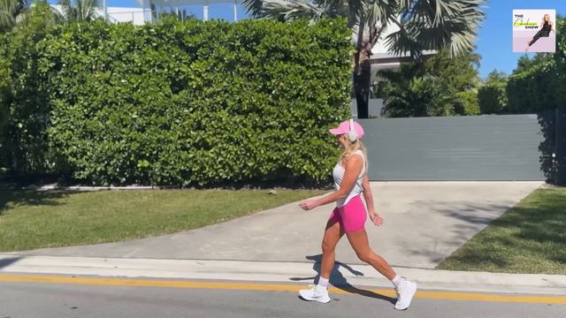 Cardio vs Strength Training for women Over 40 смотреть онлайн
