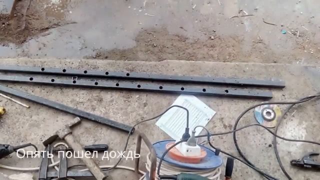 Изготовление бюджетного водяного солнечного коллектора из проф трубы Часть 1(начало) смотреть онлайн