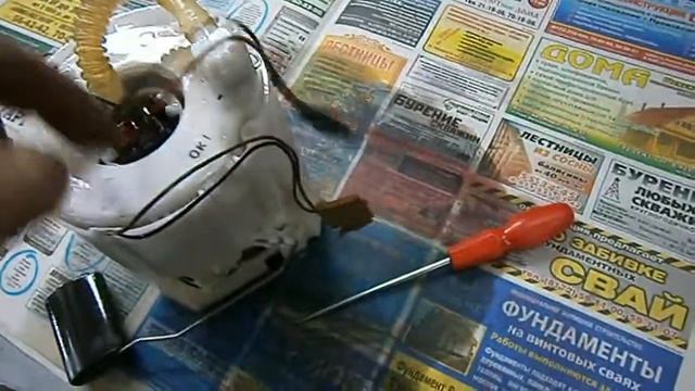 Hyundai Solaris - Замена топливного фильтра. Replacing the fuel filter. смотреть онлайн