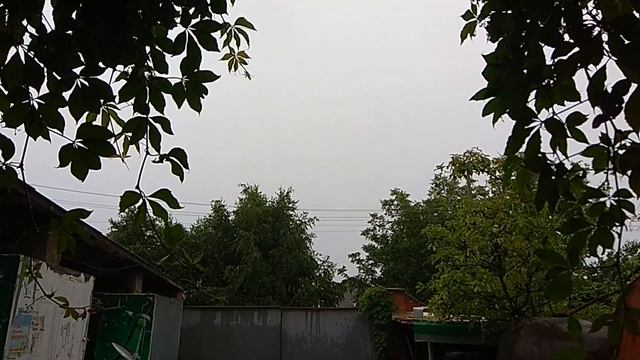 Солнечные панели днем при грозе. ни солнца ,ни ветра. И такое бывает смотреть онлайн