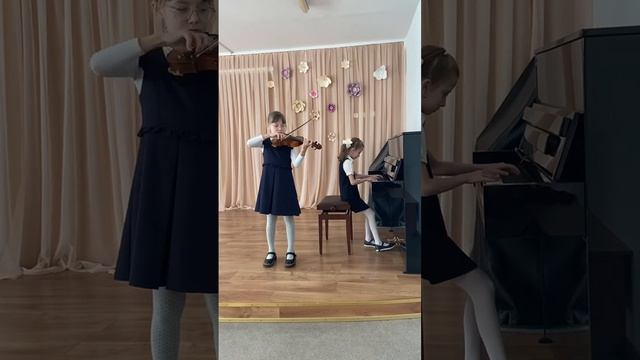 Пэк Екатерина, Гофман Ксения, 10 лет, 8 лет, Калининград. Ж.Рамо Менуэт, Г.-Р. Синисало Миниатюра смотреть онлайн