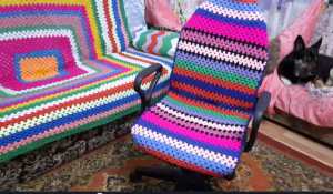 Дополнение к вязанию накидки на кресло. Обвязка и завязки..mp4