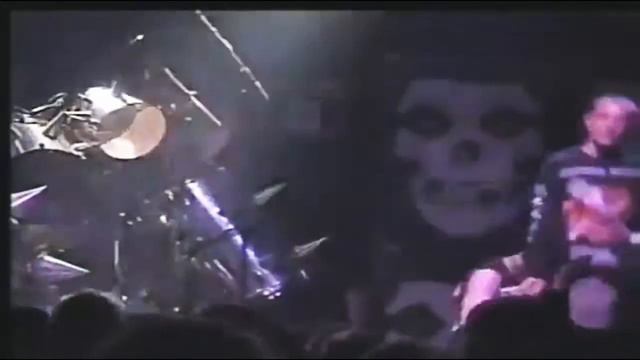 All hell breaks loose - Misfits смотреть онлайн