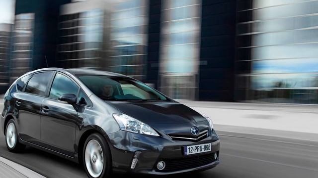 Toyota Prius Plus смотреть онлайн
