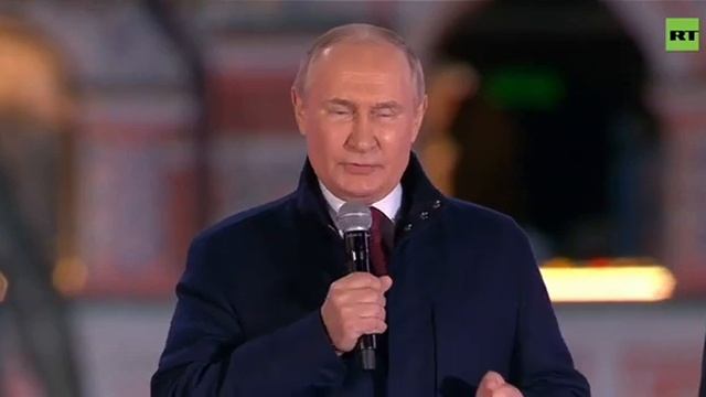 Президент на Красной площади вместе с россиянами проскандировал троекратное «Ура!» смотреть онлайн