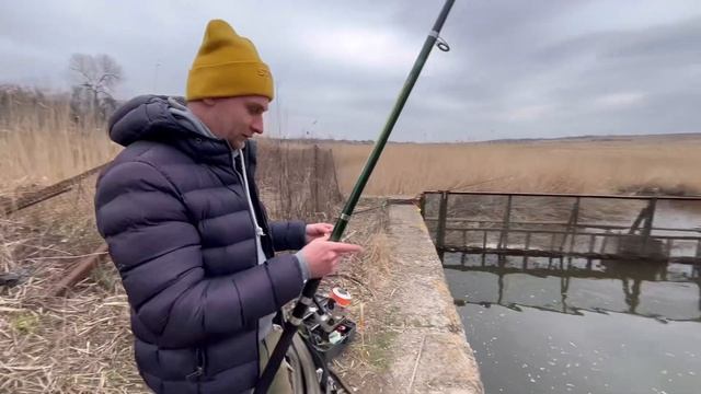 Первая Рыбалка в 2023 году под дамбой. Ловим карпа хорошего. смотреть онлайн