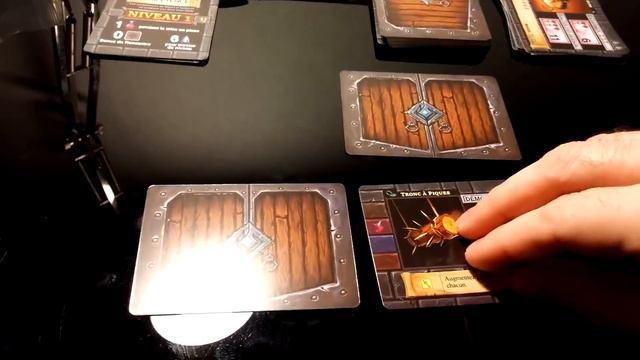 [Jeu de Plateau] One Deck Dungeon - Le dungeon crawler de poche avec du swag dedans смотреть онлайн