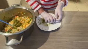 Салат Оливье с копчёной курицей! Быстро, просто и очень вкусно!