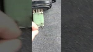 Не работает печка в положении 123! Ремонт теплопредохранителя на VW T5 2008г