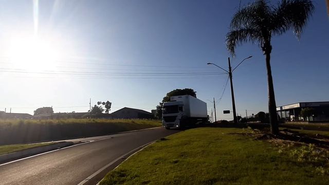 MERCEDES BENZ AXOR BRANCO CARRETA RANDON BAÚ MARONI MARONI LOGÍSTICA E TRANSPORTES смотреть онлайн