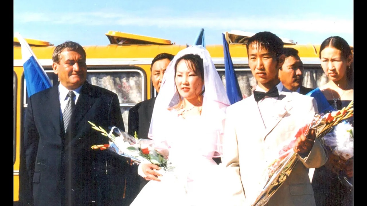 На Первом съезде молодёжи Якутии. 2003 г смотреть онлайн