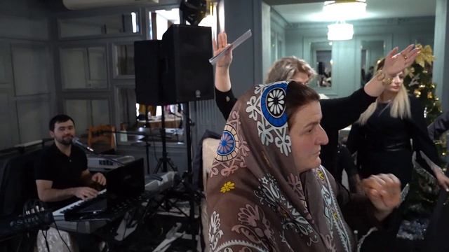 Музыкант Исрапил Ишталбагомаев!ТАНЦЫ !!! смотреть онлайн