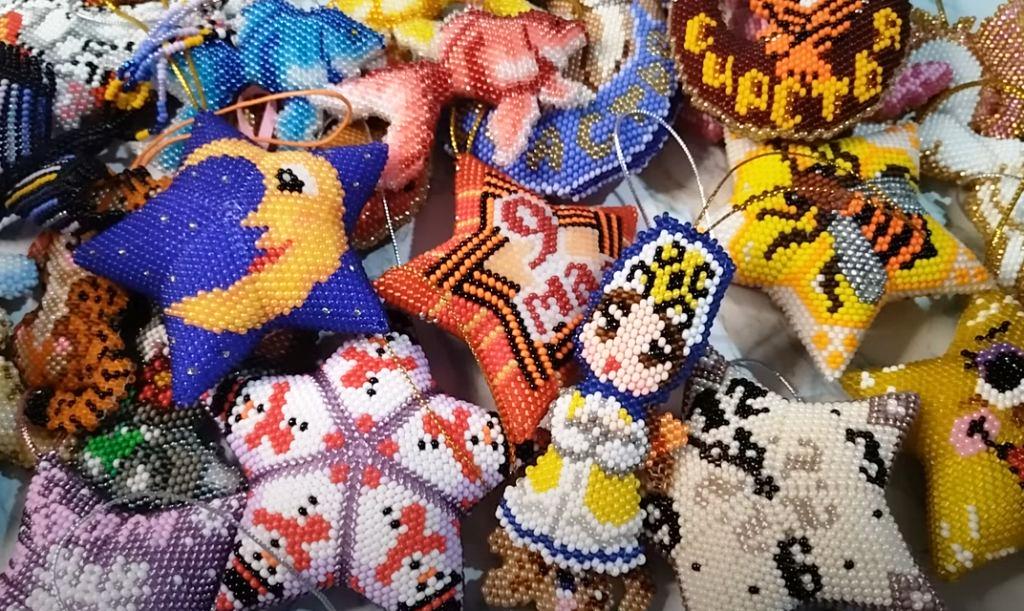 Моя коллекция игрушек из бисера. Вышивка авторской схемы. смотреть онлайн