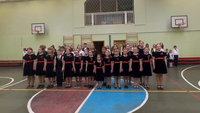 Торжественная линейка 9 мая 2024 года (Школа 1584) смотреть онлайн