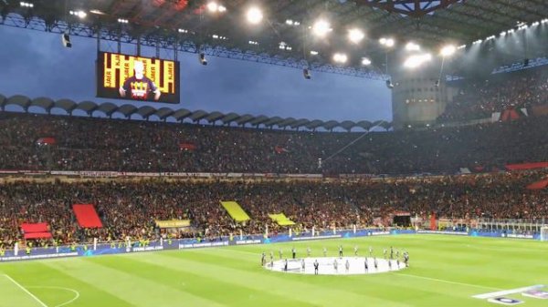 "Sarà perché ti amo" I Milan vs. Inter I Champions League semi-final 10 May 2023 I Rossoneri hit