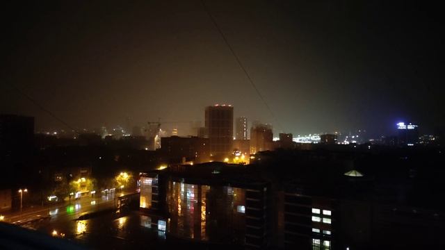 Гроза в Екатеринбурге. Самые мощные молнии (июнь 2021) смотреть онлайн