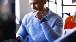 Начальник отдал провинившуюся жену на ночь к зекам, а утром зайдя в камеру увидел…