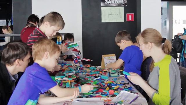 2016 04 Роботы Huna в Городе конструкторов смотреть онлайн