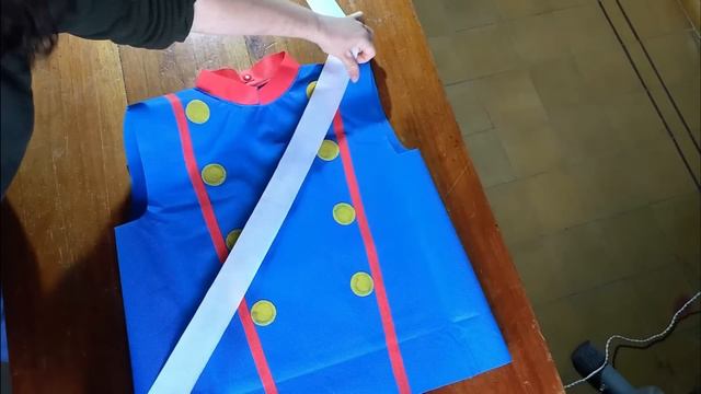 DIY. Disfraz de GRANADERO o Soldado de San Martín para niños, fácil y económico. Y Manuel Belgrano. смотреть онлайн